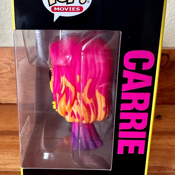 Funko POP! #1436 Carrie Black Light Funko Pop! Entertainment Earth Exclusive - Picture 6 of 10